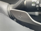【パドルシフト(AT車)】MT車と同じように好きなギアで走ることができます!ステアリングから手を離さずに指先だけでシフト操作ができ、よりスポーティな走りをお楽しみいただけます。