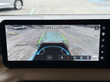 ディスプレイからのカメラ視点を変更することで、状況に合わせて運転席からの死角もカバーできます♪