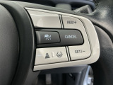 アクセルから足を離しても設定したスピードを保ち走行し、高速道路での疲労軽減に役立つクルーズコントロール付きです!