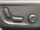 【パワーシート】スイッチ一つで簡単にシート位置の微調整が可能!電動だから力もいりません!自分に最適なシートポジションにセットして、快適なドライブをお楽しみください。