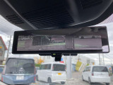 インテリジェントミラーで後ろに荷物を沢山載せていてもフル乗車でも後ろにカメラが搭載してるので後方視界バッチリ♪しかもここにもアラウンドビューモニターの映像を確認できます