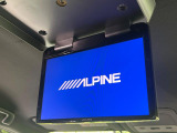 【フリップダウンモニター】大画面モニターで後席でもエンタメをお楽しみいただけます。小さなお子様にも大人気の装備です♪