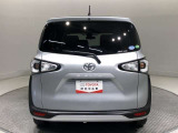 「バックフォルム」です。トランク・ラゲッジスペースには、多くの荷物を入れることが可能です。