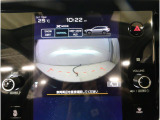 運転席からは見えにくい左右のエリアまでしっかりカバーし、死角を減らして視界を拡大。狭い道でのすれ違いや、建物の陰から車や歩行者が現れる場面でも、安心して状況を把握できる頼れる機能です。