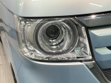 LEDヘッドライトは、点灯の瞬間から最大光量を発揮し、突然暗くなるトンネルなどでの安定感を高めます。