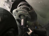 お車を安心してお乗りいただく為には、足回りの定期点検が欠かせません。サービスサポート(有償保証)では無料点検もご提供しており、安心のカーライフをお過ごしいただけるサポート体制が整っています。