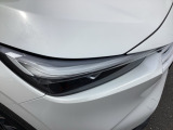 フルLEDヘッドライト、デイタイムランニングランプ付きです