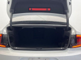 普段のお買い物や通勤、送迎等に十分な荷室スペースを確保しております。セカンドシートを倒すと、大きな荷物の積載も可能です。
