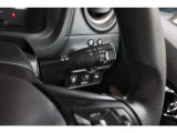 中古車だからボディーコーティングがおすすめ!下地処理が重要なコーティングはもちろんプロの施工でピカピカに仕上げます。濃色車は親水性、淡色車は撥水性のものがオススメ!