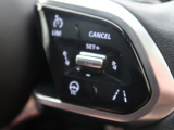 アダプティブクルーズコントロールは、前方の車両の速度に合わせて安全な車間を保ち、先進のクルージングをサポート。安心ができ、より快適なドライブをサポートいたします。