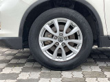 純正アルミホイール。タイヤサイズは225/65R17です。