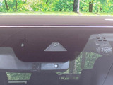 【i-ACTIVESENSE】走行中に前方の車両等を認識し、衝突しそうな時は警報とブレーキで衝突回避と被害軽減をアシスト。より安全にドライブをお楽しみいただけます。