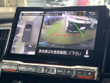 【マルチアラウンドモニター】専用のカメラにより、上から見下ろしたような視点で360度クルマの周囲を確認することができます☆死角部分も確認しやすく、狭い場所での切り返しや駐車もスムーズに行えます。