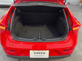 普段のお買い物や通勤、送迎等に十分な荷室スペースを確保しております。セカンドシートを倒すと、大きな荷物の積載も可能です。