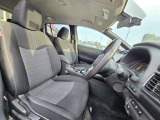 体にフィットし運転する楽しさを感じられるシートです