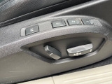 【運転席パワーシート】リクライニングからシートリフターまで、スイッチ一つで簡単にシートの微調整が可能!自分に最適なシートポジションにセットして、快適なドライブをお楽しみください。