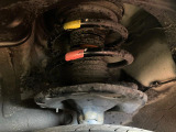 お車を安心してお乗りいただく為には、足回りの定期点検が欠かせません。サービスサポート(有償保証)では無料点検もご提供しており、安心のカーライフをお過ごしいただけるサポート体制が整っています。