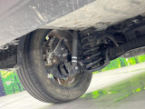 お車を安心してお乗りいただく為には、足回りの定期点検が欠かせません。サービスサポート(有償保証)では無料点検もご提供しており、安心のカーライフをお過ごしいただけるサポート体制が整っています。