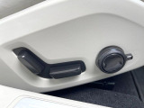 【パワーシート】スイッチ一つで簡単にシート位置の微調整が可能!電動だから力もいりません!自分に最適なシートポジションにセットして、快適なドライブをお楽しみください。