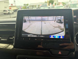 カーナビ付きです。カーナビの機能や保証につきましては、担当スタッフまでお尋ねください。