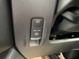 電動パーキングブレーキとブレーキホールドで便利です!