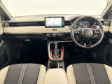 いつでも気持ちよく運転できて、使い勝手のいい収納や体をケアするシート、細部にまでこだわったインテリア♪