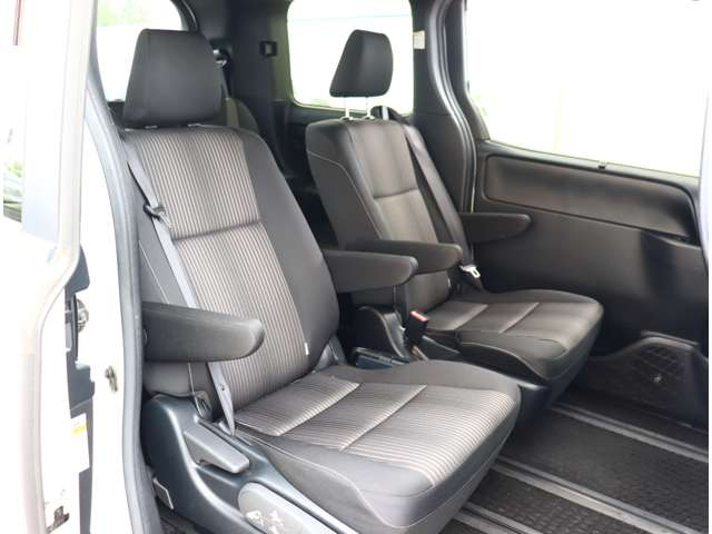 トヨタ ヴォクシー 2.0 ZS 煌II セーフティセンス社外エアロETCナビ の