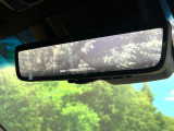 【デジタルインナーミラー】後席の大きな荷物や同乗者で後方が確認しづらい時でも安心!カメラが撮影した車両後方の映像をルームミラー内に表示。クリアな視界で状況の確認が可能です!
