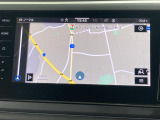 タッチスクリーンを採用。従来のナビゲーションシステムの域を超える、車両を総合的に管理するインフォテイメントシステムです。