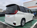 室内外はもちろん、シートを外してニオイの元となるフロアカーペットまで消臭・除菌を実施。中古車を気持ちよくお乗りいただけるクリーニングサービスです。詳細は販売店スタッフまでおたずねください。