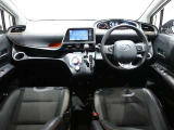 見通しのよいすっきりとした視界で、誰でも運転しやすいです。運転のしやすさは疲れにくさにも繋がりますよ♪