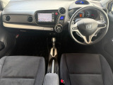 当店の車はHonda認定中古車になります。納車前の点検整備、内外装の仕上げもちろんのこと、走行距離無制限の無料保証もついておりますのでお客様に安心していただけるお車を取り揃えております。