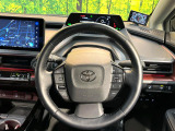 【純正革巻きステアリング】上質な革を使用することで、手にしっかり馴染みとても運転しやすいハンドルです♪