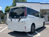 ☆全国のネクステージからお取り寄せが可能※!遠方の店舗に展示してあるクルマが気になる場合も、最寄りの店舗でご覧いただくことが可能です!是非私たちに要望をお聞かせください!※別途費用