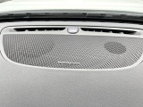 【harman kardon】ハーマンカードンのHi-Fiスペシャリストと共に、モデル別に開発・設計された専用チューニングが臨場感溢れる音響空間を実現しています。