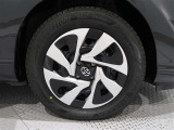 タイヤサイズは175/65R15です。