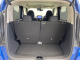 積み下ろしのしやすいデッキにはたっぷりと荷物を積み込んでいただけます。遊びから仕事まで、様々なシーンで頼れます♪