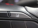 レーンディパーチャーアラート(LDA)車線逸脱防止支援システムが装備されています。