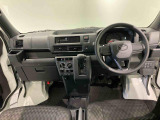 納車前にはプロのメカニックが点検、整備を行いますので安心してお乗り頂けます!!
