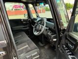 運転席シート廻りは使用感も少なく、良好な状態となっています。丁寧に使われていたことがよくわかりますね。