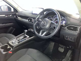 前方の見通しが良いすっきりした視界、誰でも扱いやすく運転できます。疲れにくく安心ドライブを更に快適なものにします!