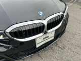 また、BMW正規認定中古車は、エマージェンシーサービスが自動付帯。24時間365日、皆様のカーライフをサポート致します。確かな安心のうえで、「駆けぬける歓び」をご堪能ください。