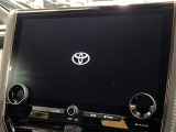 【メーカー純正ナビ】インテリアに溶け込むスタイリッシュな「専用設計」メーカーナビを装備♪視認性や操作性など基本性能にも優れ、より上質なカーライフをお楽しみいただけます。
