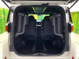 【パワーバックドア】スマートキーや運転席のボタンを押すだけでリアゲートが自動で開閉します!荷物を持っている時や、高い位置にあるバックドアを閉める際に便利な機能です♪
