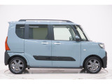 県内13店舗にて常時500台以上ダイハツ車を展示中です。見て、触って、納得のいく一台をぜひ見つけてください。