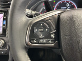 ステアリングにオーディオ操作スイッチが付いています。オーディオ画面に直接タッチしなくても操作が出来ますので、運転に集中できます。