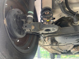 お車を安心してお乗りいただく為には、足回りの定期点検が欠かせません。サービスサポート(有償保証)では無料点検もご提供しており、安心のカーライフをお過ごしいただけるサポート体制が整っています。