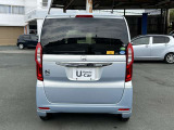 当社の車両には『安心して車選びをしていただくために』お支払い総額を表示しております。税金、自賠責保険料、登録費用、リサイクル料金が含まれており、県内登録及び届出で店頭納車の場合になります。