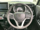 【純正革巻きステアリング】上質な革を使用することで、手にしっかり馴染みとても運転しやすいハンドルです♪