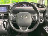 【純正革巻きステアリング】上質な革を使用することで、手にしっかり馴染みとても運転しやすいハンドルです♪